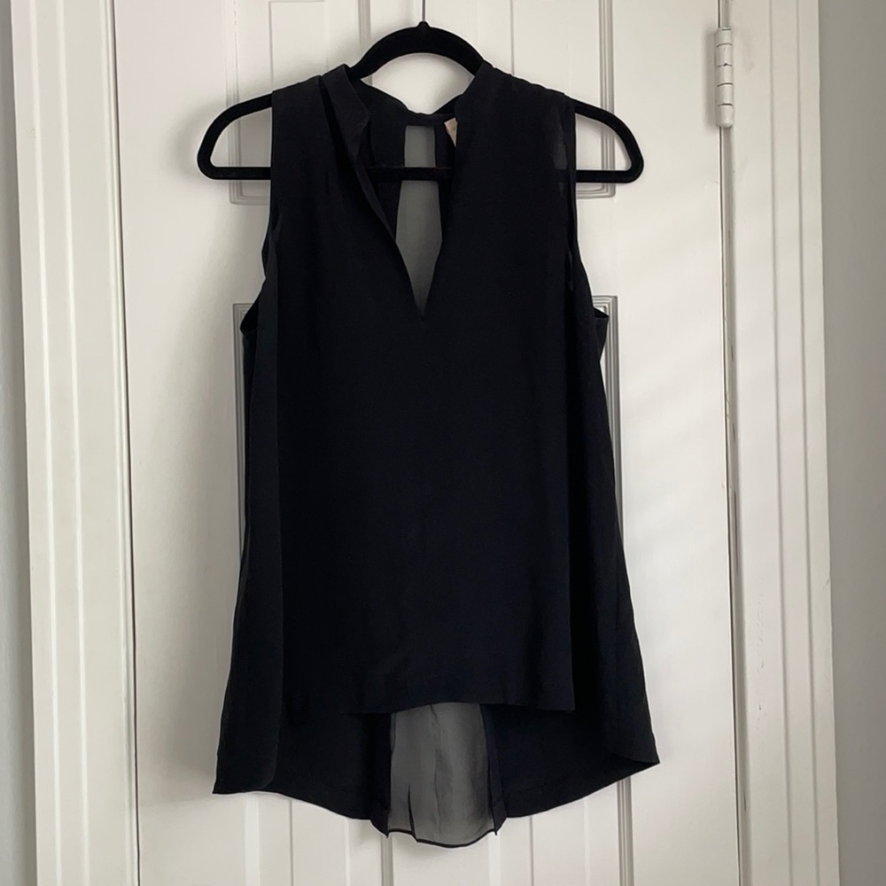 Brand: alice + olivia Size: XS Color: Black